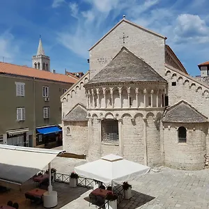 Modern Old Town - Zara